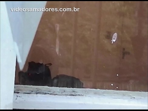 ❤️ Home cachondo mirando á súa moza con outro mozo, gravando un vídeo de carallo sen molestar á parella ️❌ Porno en % gl.hentaiteca.ru %